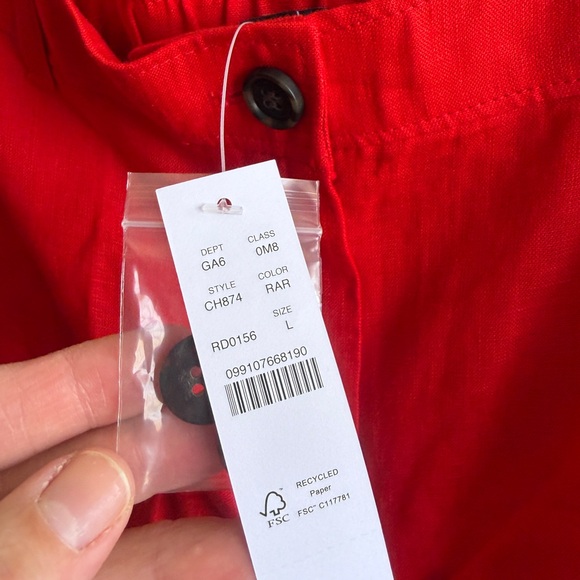 New with tags J Crew Bright Fiery Red High-Waisted linen shorts.  Elastic back. - Picture 5 of 13